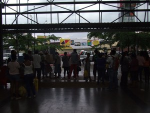 oameni la mall Antananarivo Madagascar