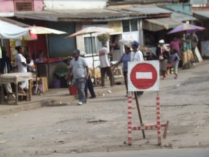 semn interzis gropi Antananarivo Madagascar