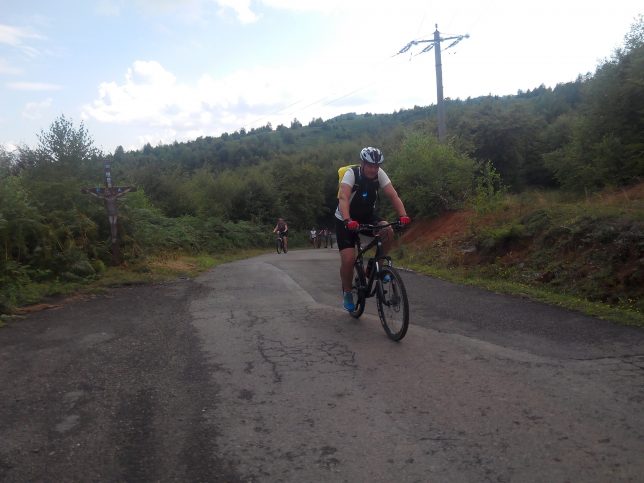 pe biciclete spre Colești