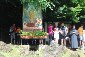 biciclete în jurul izbucului cu apă rece
