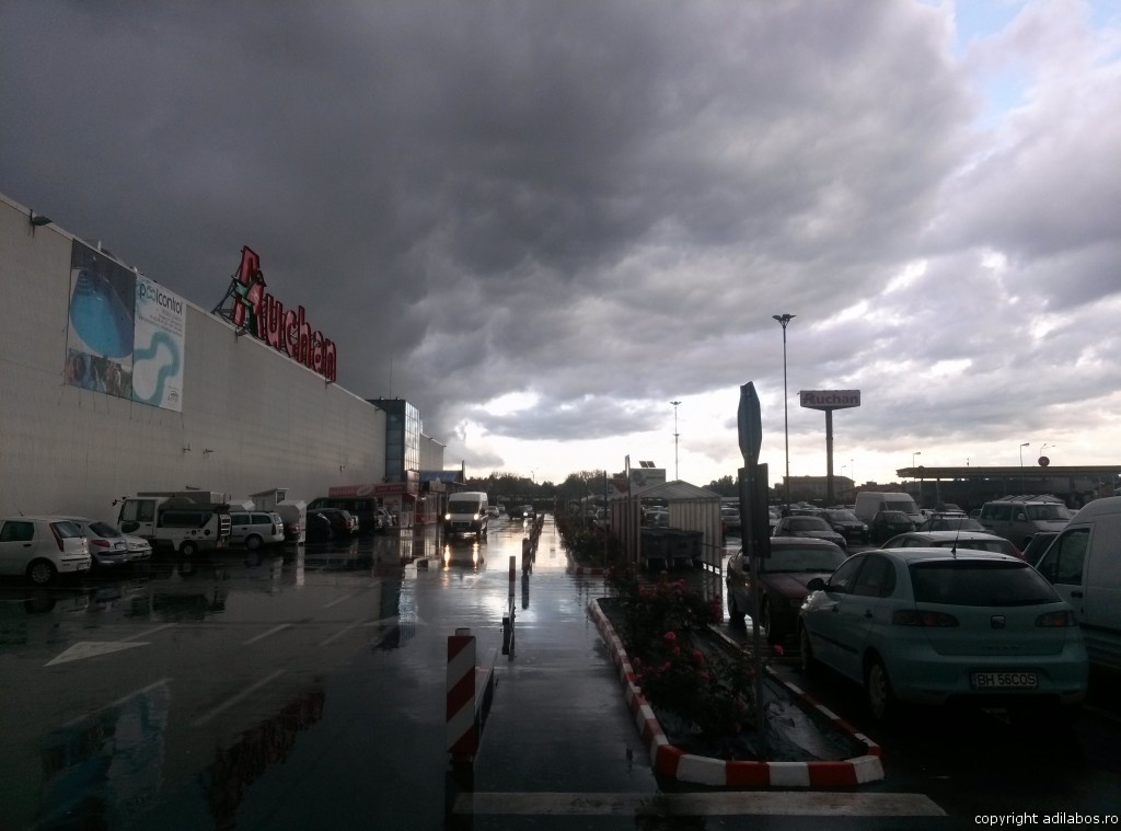 Nori în timpul furtunii